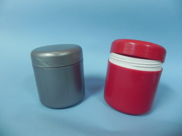 120 ml cream jar with internal plug